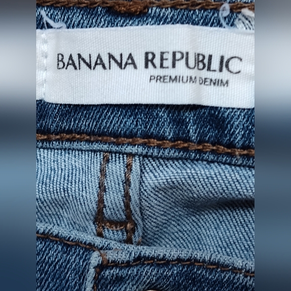 Banana Republic Women's Straight Crop Denim Blue Jeans | Distressed | Sz 28 - Picture 3 of 5